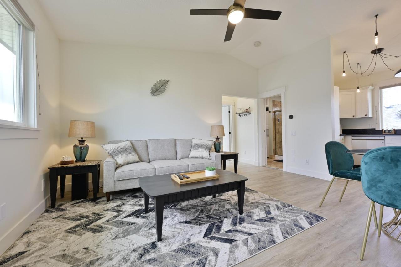 Modern Upstairs Loft - Newly Renovated! Villa Salem Luaran gambar