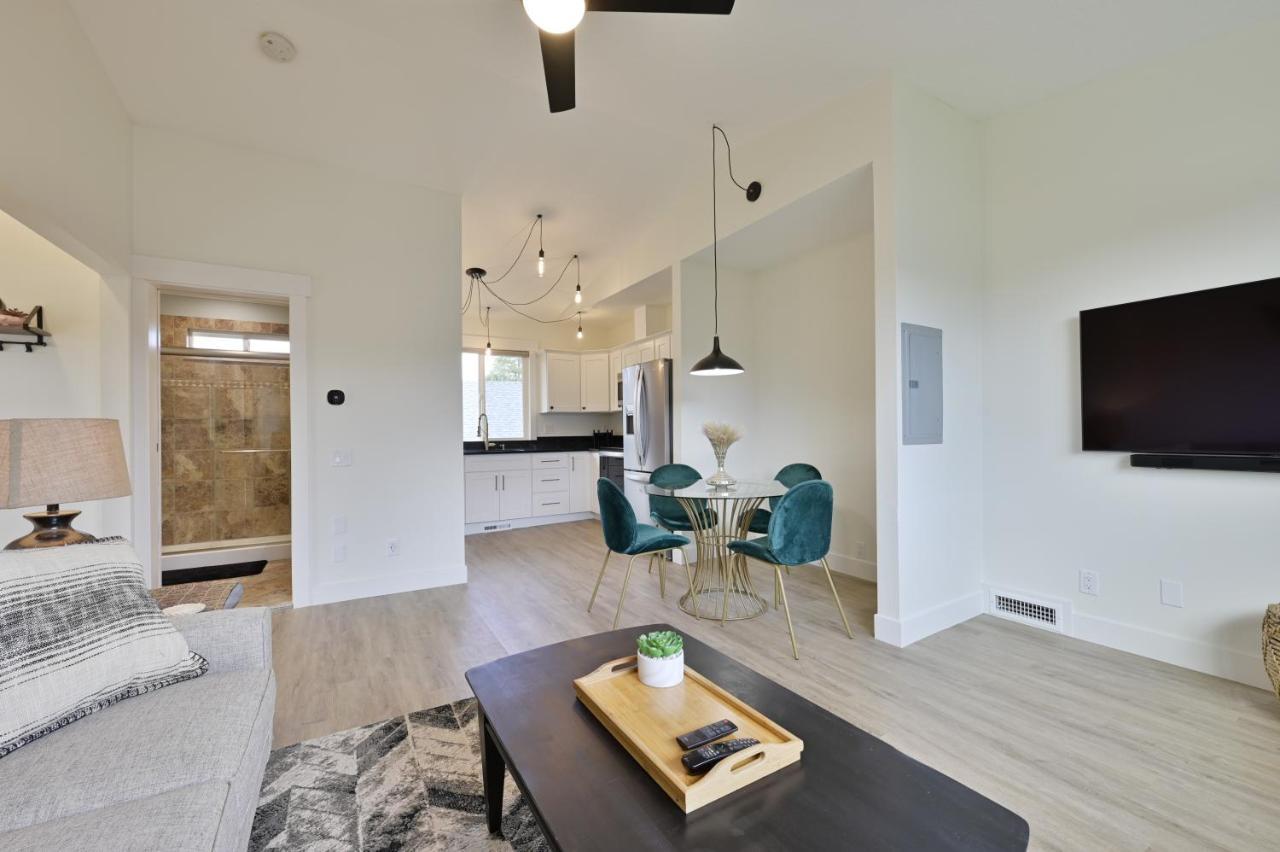 Modern Upstairs Loft - Newly Renovated! Villa Salem Luaran gambar