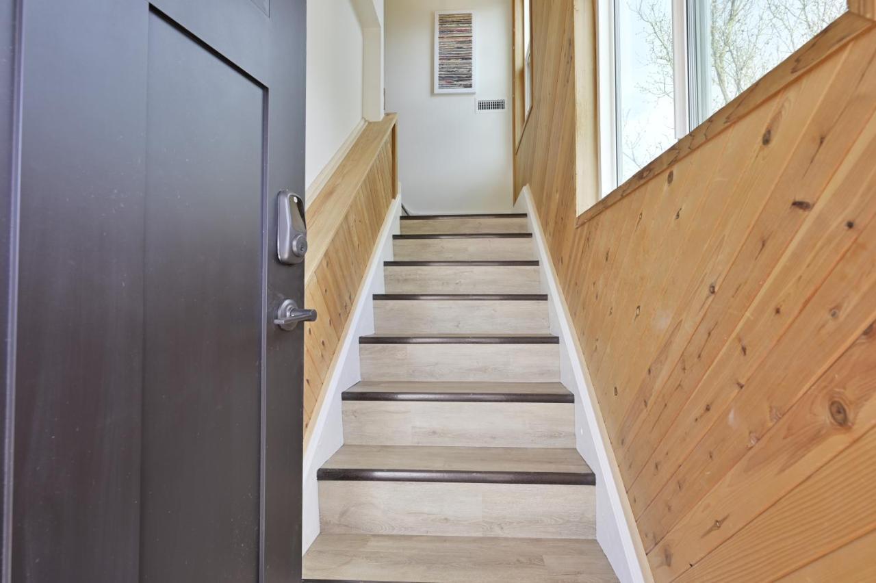 Modern Upstairs Loft - Newly Renovated! Villa Salem Luaran gambar