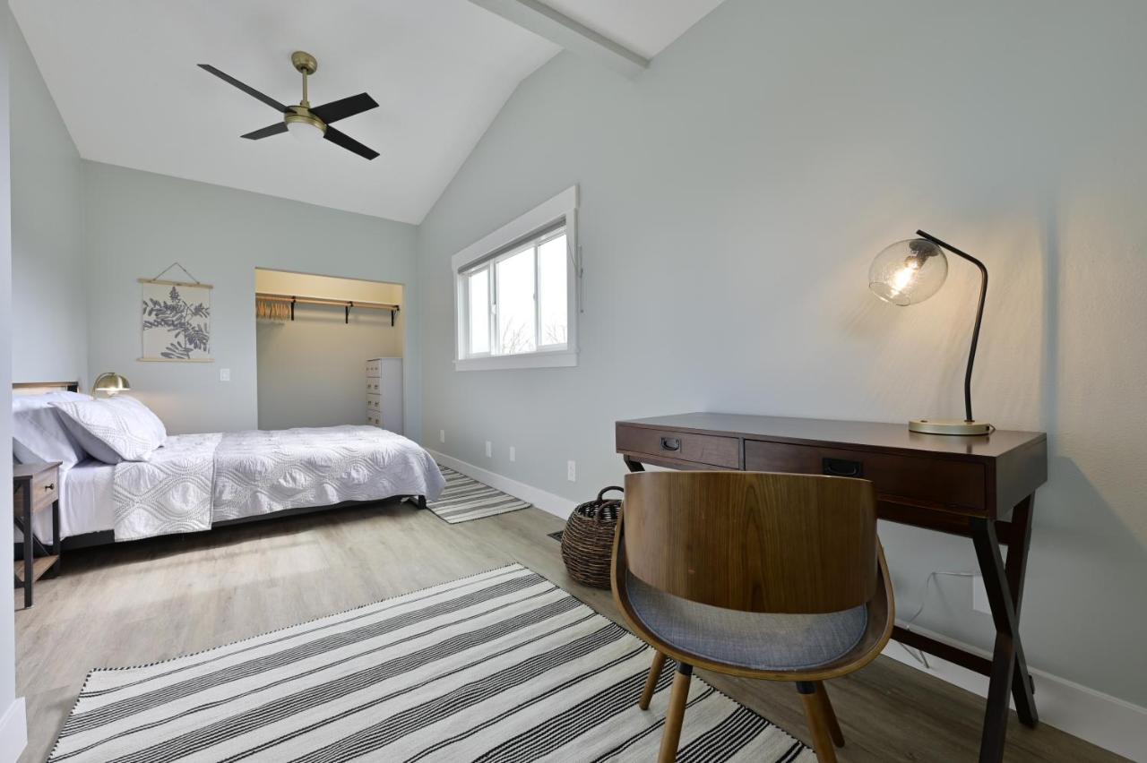 Modern Upstairs Loft - Newly Renovated! Villa Salem Luaran gambar