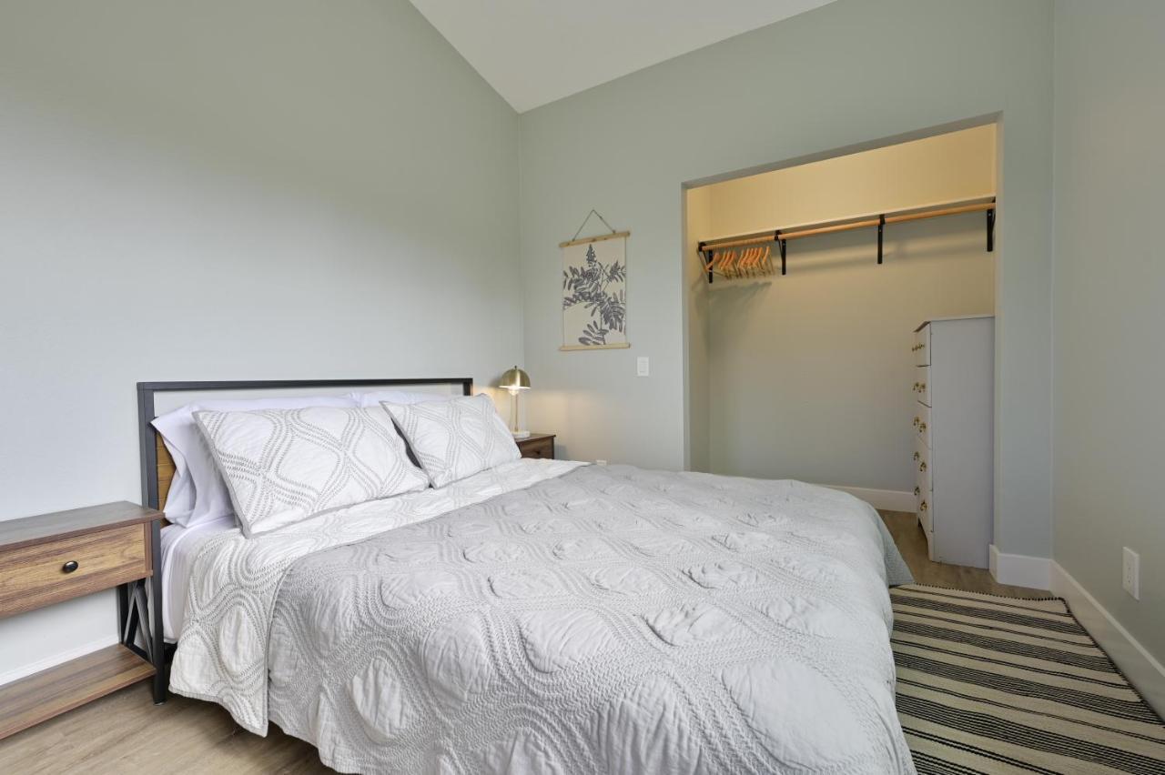 Modern Upstairs Loft - Newly Renovated! Villa Salem Luaran gambar